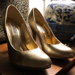 STEVE MADDEN Gold 4.5” Ronni heels - size 7